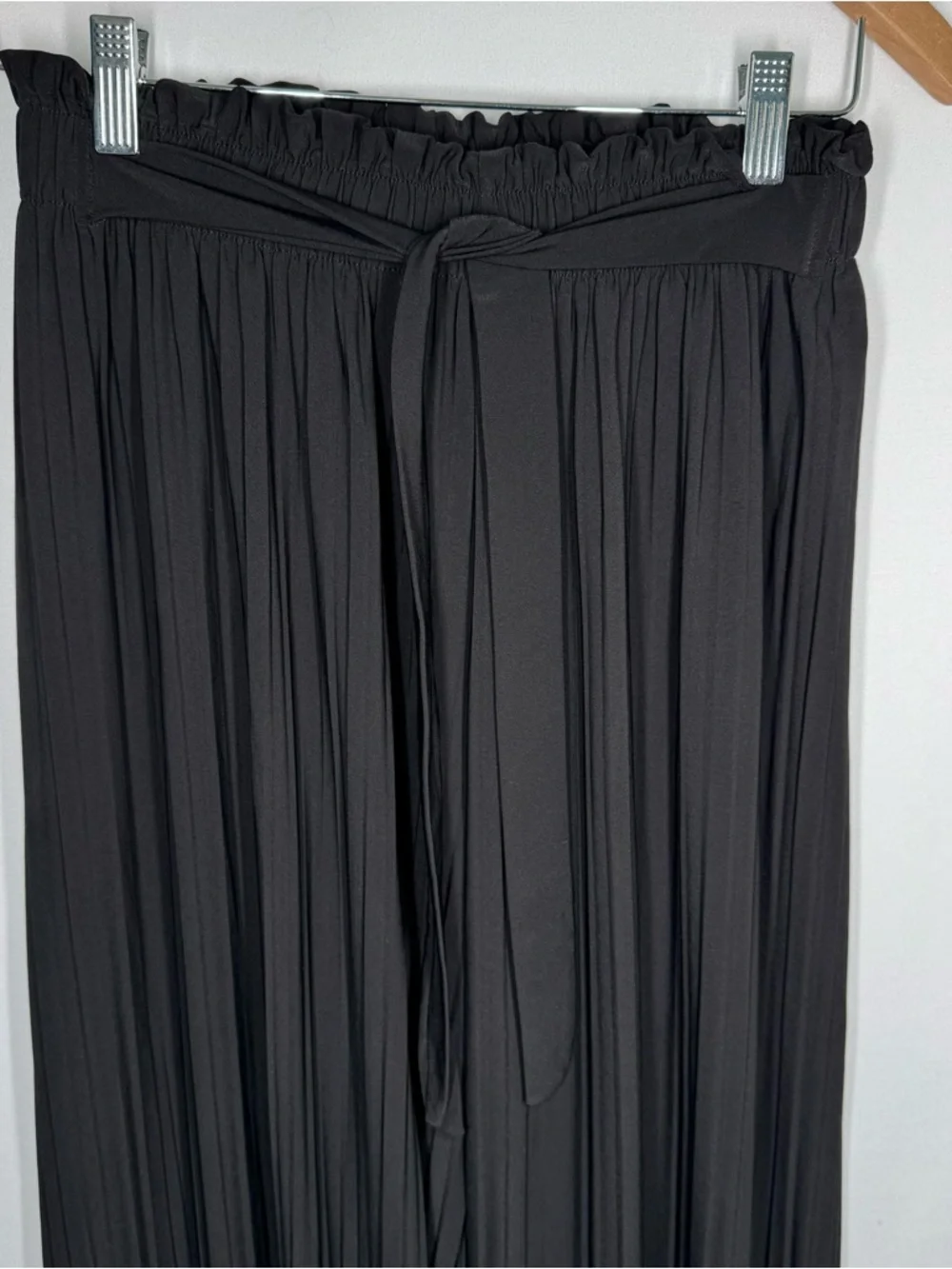 ❤️3/$30 Jon & Anna Contemporary Black Pleated Wide-Leg Pants with Waist Tie - M
